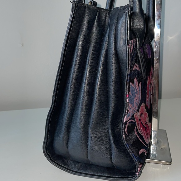 Floral Christian Siriano bag - Picture 4 of 8